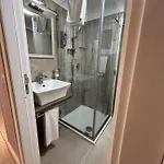 Chiaia Roof Bed & Breakfast 4*