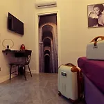 Chiaia Roof Bed & Breakfast 4*
