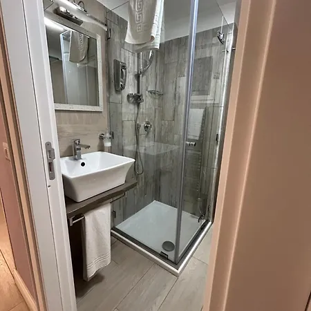 Chiaia Roof Bed & Breakfast 2*