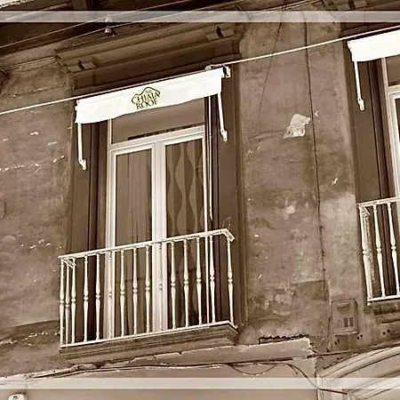 Chiaia Roof Bed & Breakfast 4*