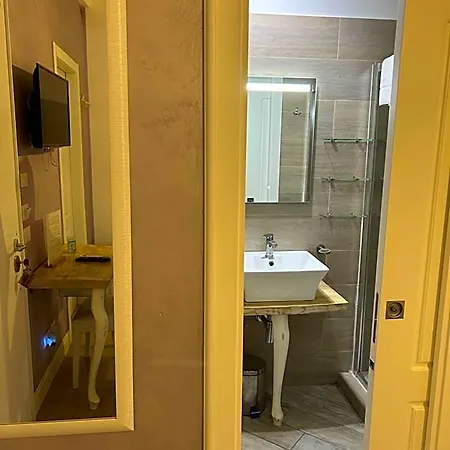 فندق مبيت وإفطار Chiaia Roof 4*