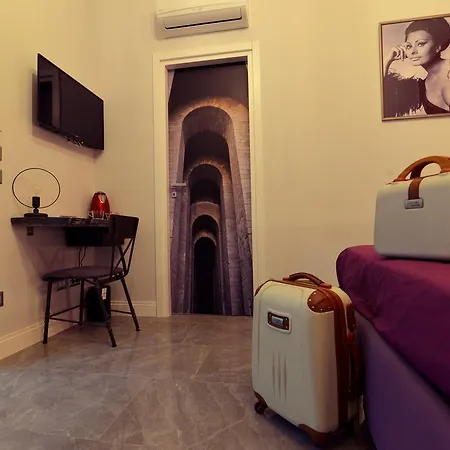 Chiaia Roof Bed & Breakfast 4*