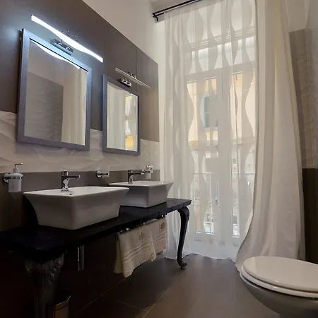 Chiaia Roof 4* Neapel