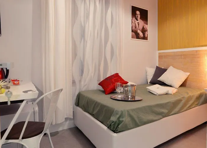 Chiaia Roof Bed & Breakfast 4*